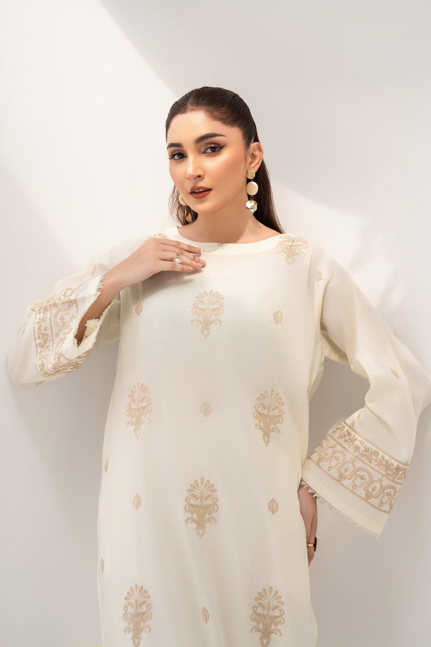 Daisy - 2 Piece Embroidered Stitched Lawn Suit