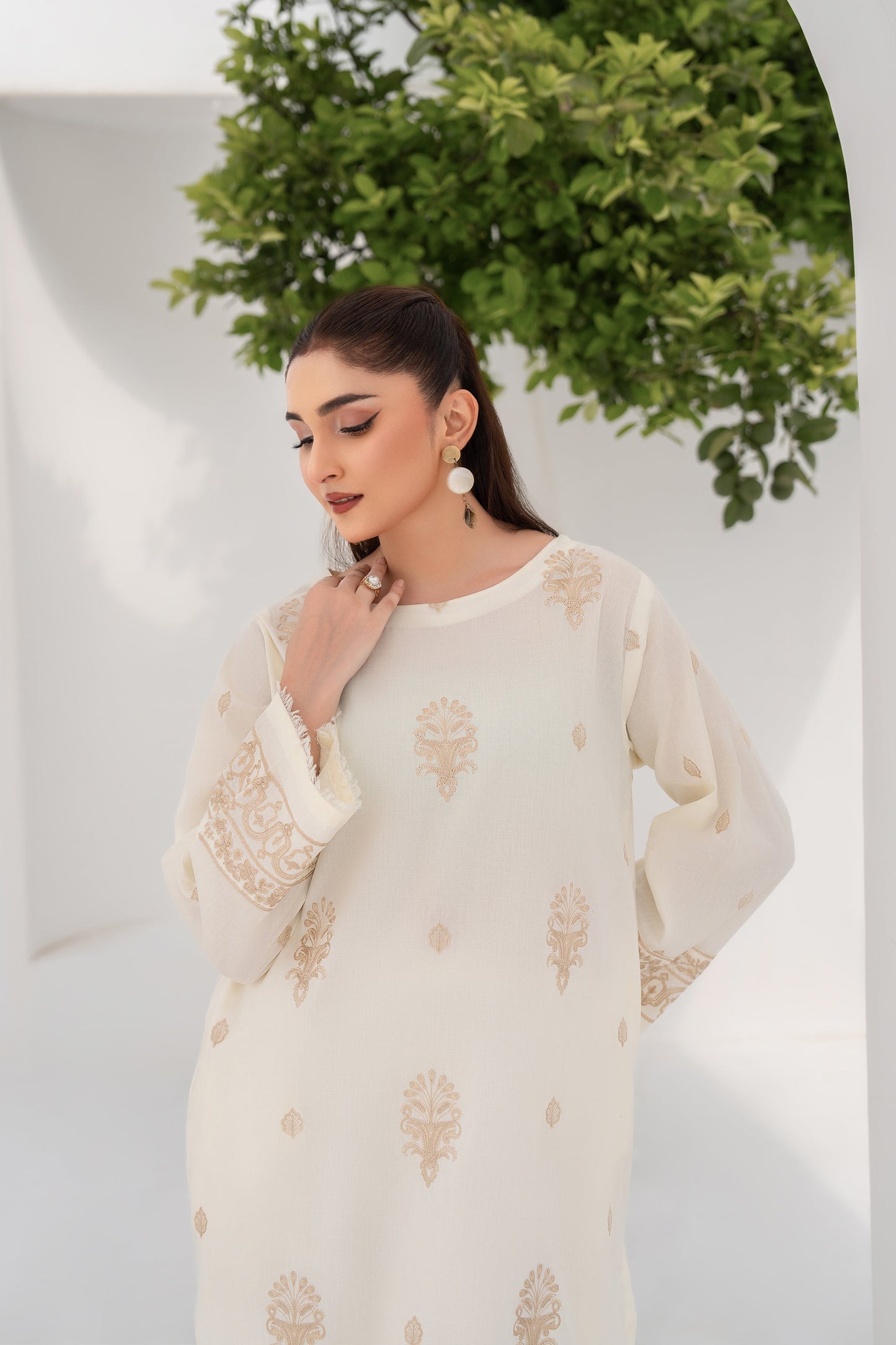 Daisy - 2 Piece Embroidered Stitched Lawn Suit